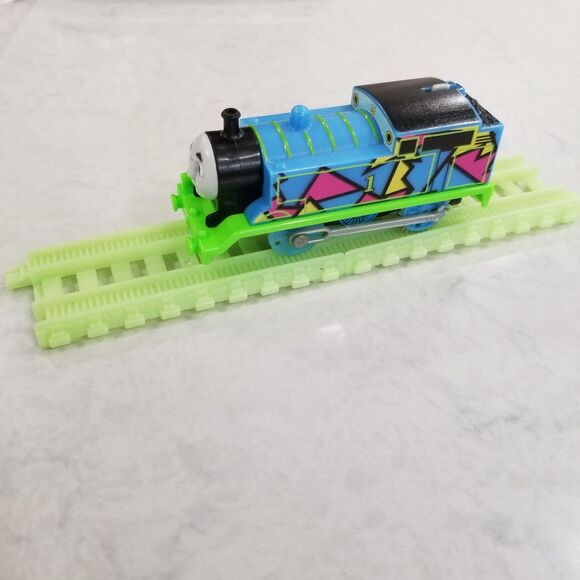 Thomas & Friends Trackmaster Hyper Glow Thomas Engine Glow in the Dark working. - Picture 7 of 8